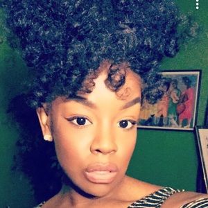 Meet your Posher, Marissa